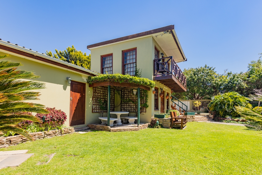 5 Bedroom Property for Sale in Langerug Western Cape